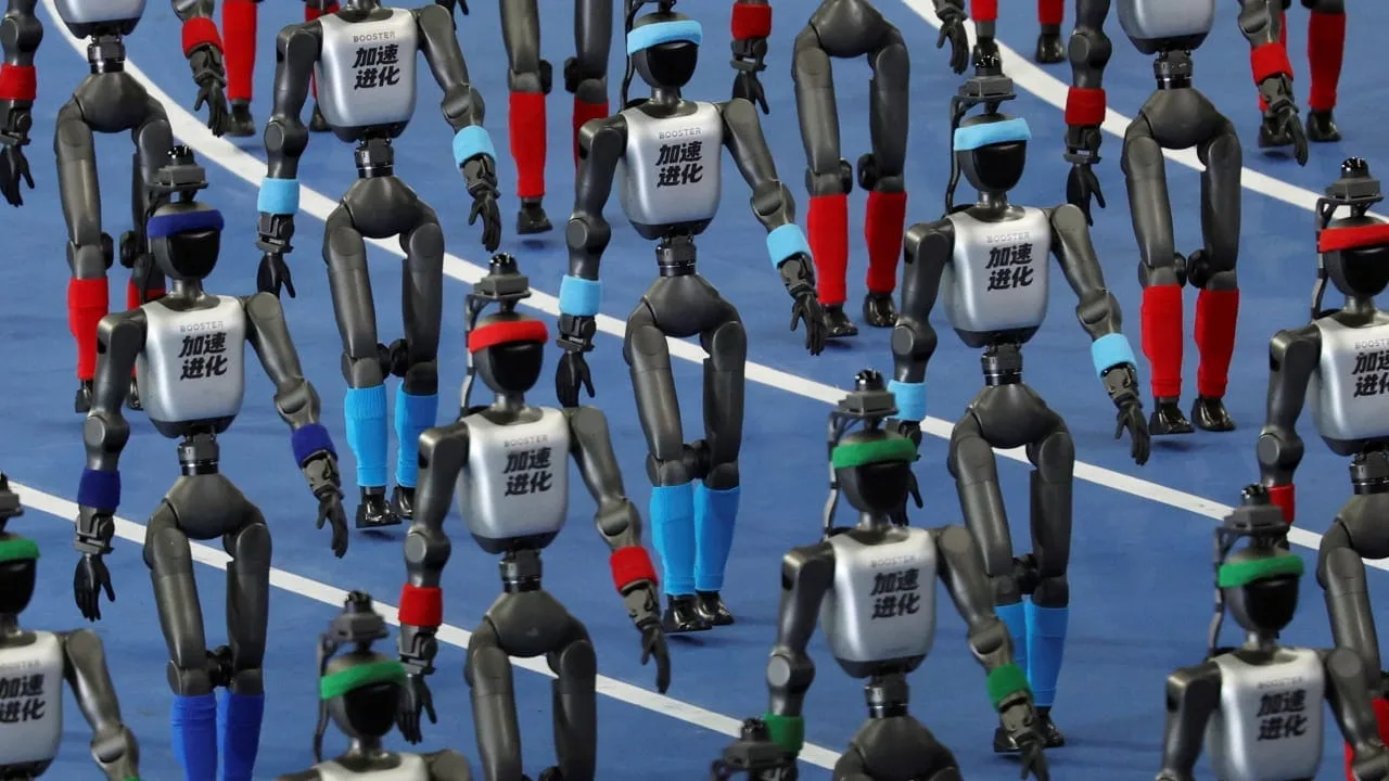 Čínská armáda chystá humanoidní roboty pro válku. Prozradily to vojenské zakázky