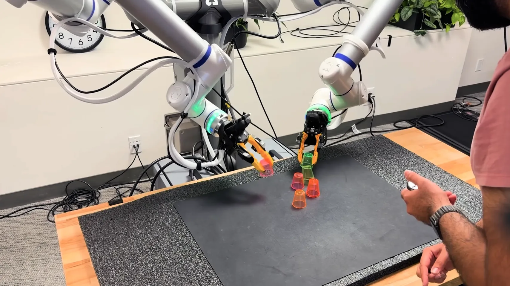 Model GEN-1.5: robot se naučí nový úkol z jediné ukázky trvající pár vteřin