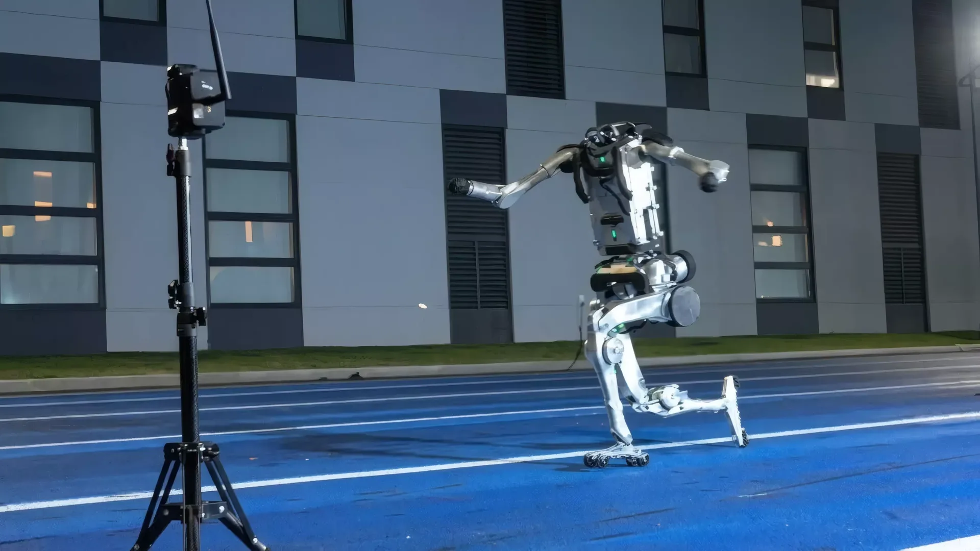 Robot Superman od Unitree běhá rychleji než Usain Bolt