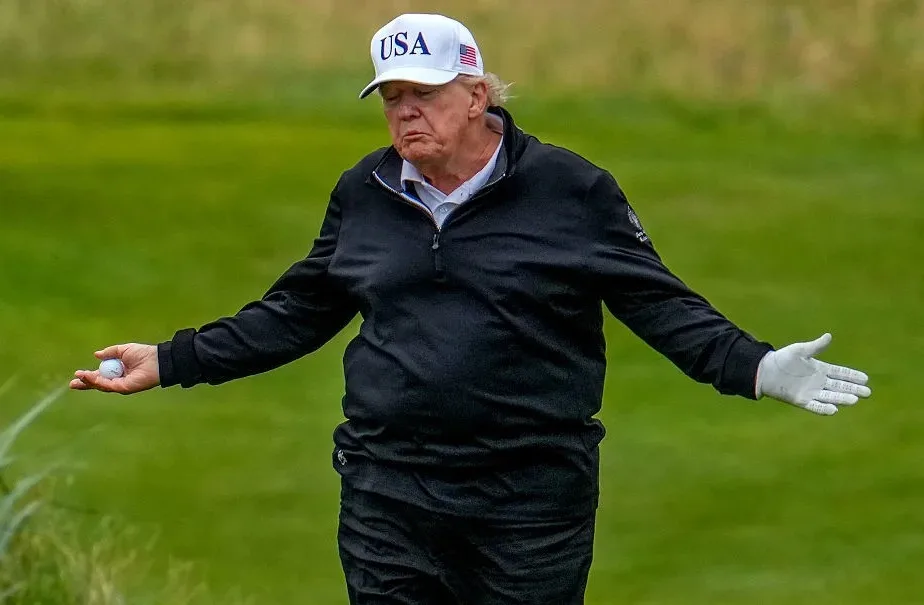 Trump označil obavy z AI za „podvod" a pustil se do šéfa Anthropicu