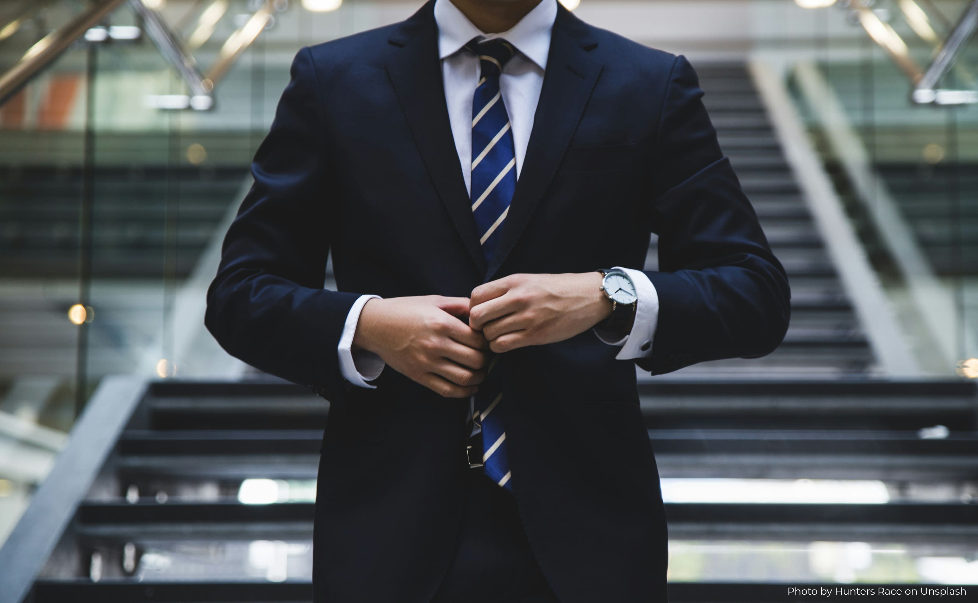 AI mění podobu bankovnictví: Do roku 2030 by mělo zaniknout 200 000 pracovních míst