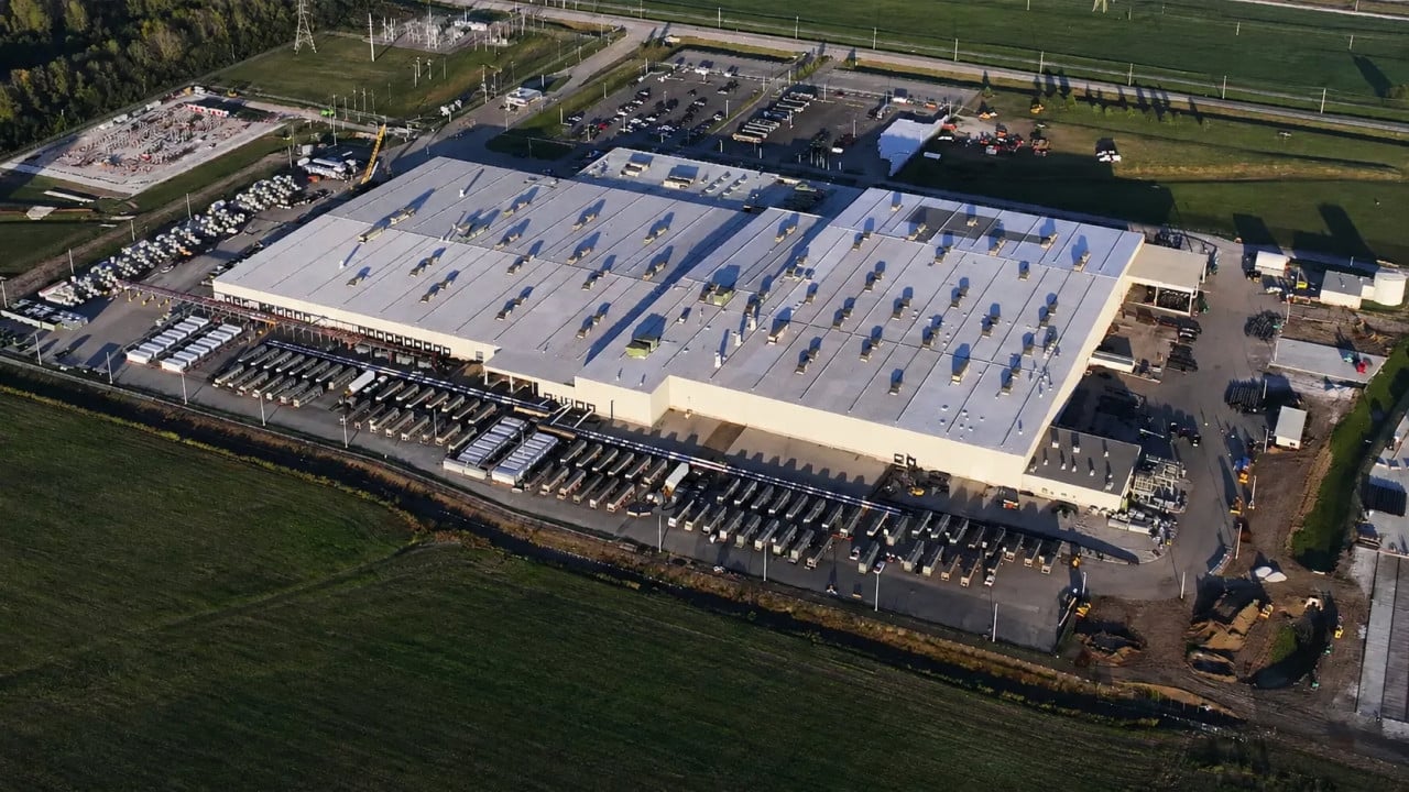 Anthropic si pronajal obří datové centrum od SpaceX o výkonu 220 000 GPU