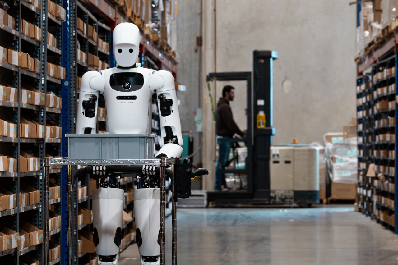 Škola pro roboty. Roboti Apollo se připravují na své pracovní dny