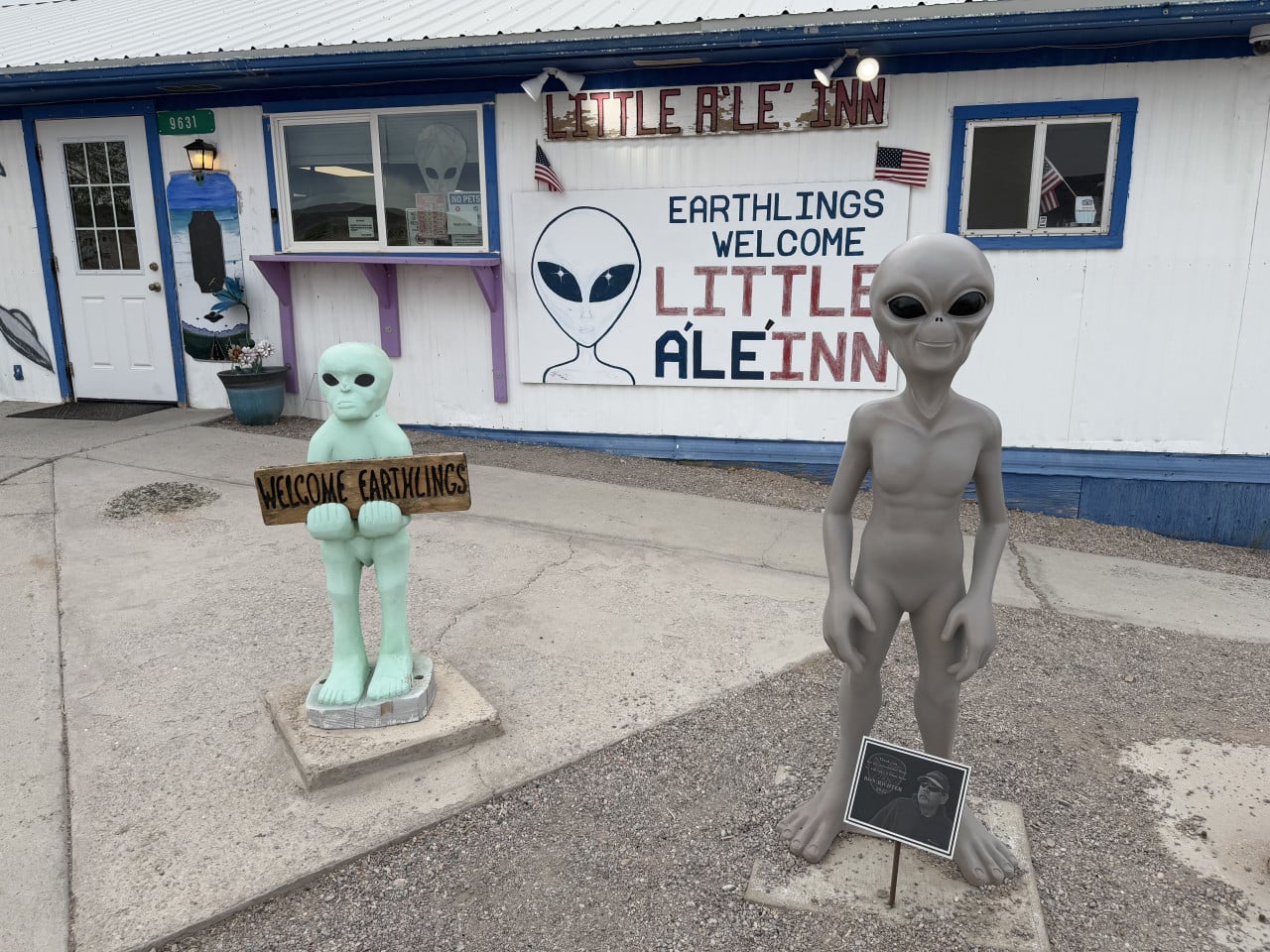 Jak jsme přijeli k bráně u nejutajovanější základny světa: Area 51, městečko Rachel a Extraterrestrial Highway v Nevadě