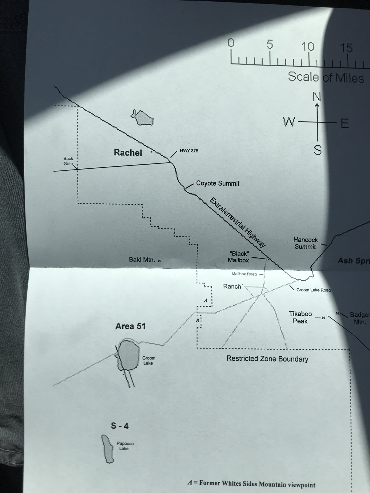 Mapa oblasti Area 51 s Rachel, Extraterrestrial Highway a Restricted Zone Boundary