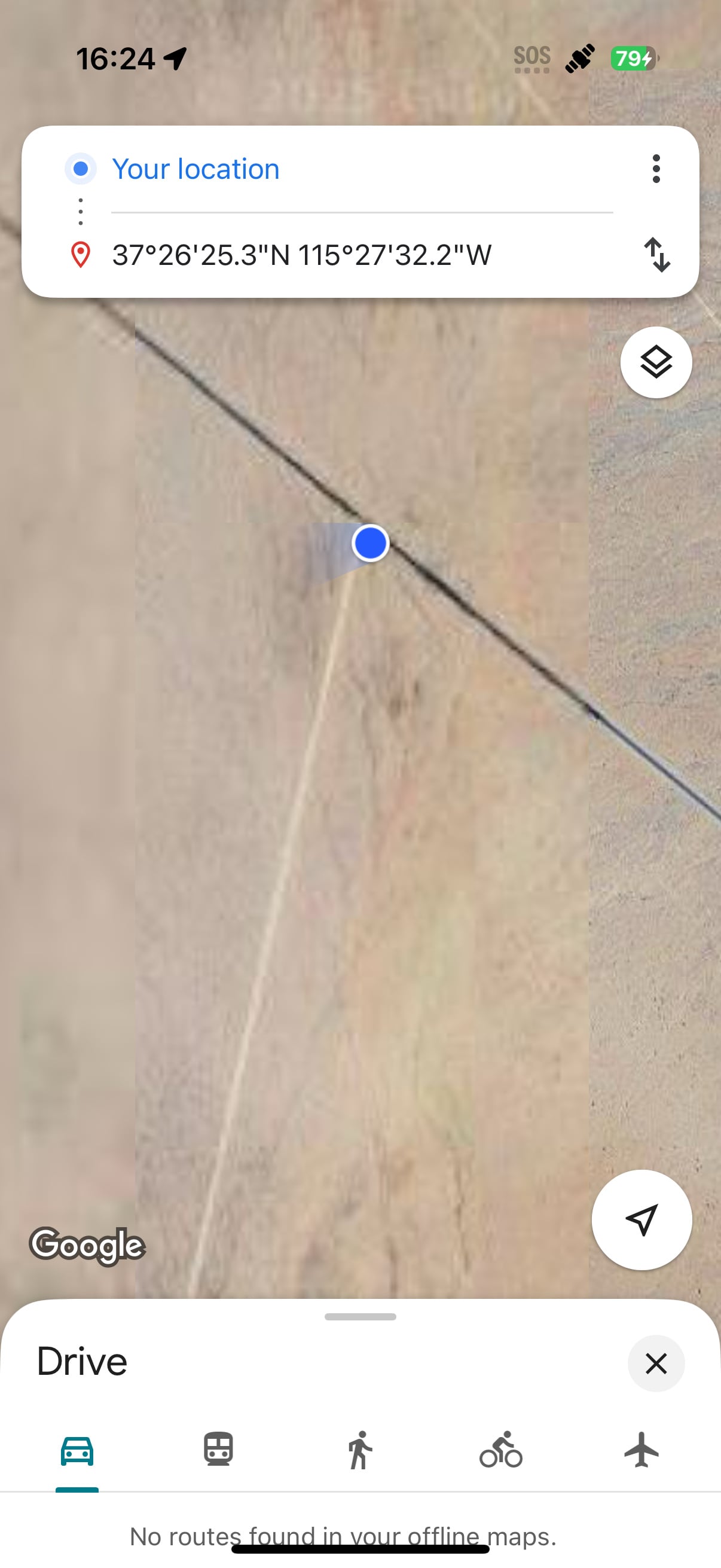 Mapa Google s modrým bodem, souřadnice 37°26'25.3