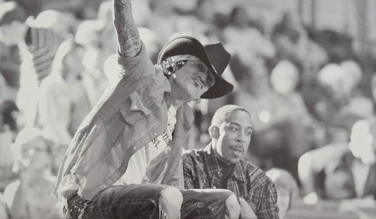 Tommy Lee a Ludacri při vystoupení v koloseu.