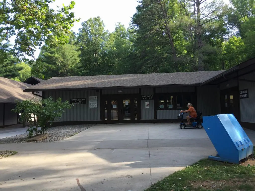 cades-cove_smooky-mountain-usa2