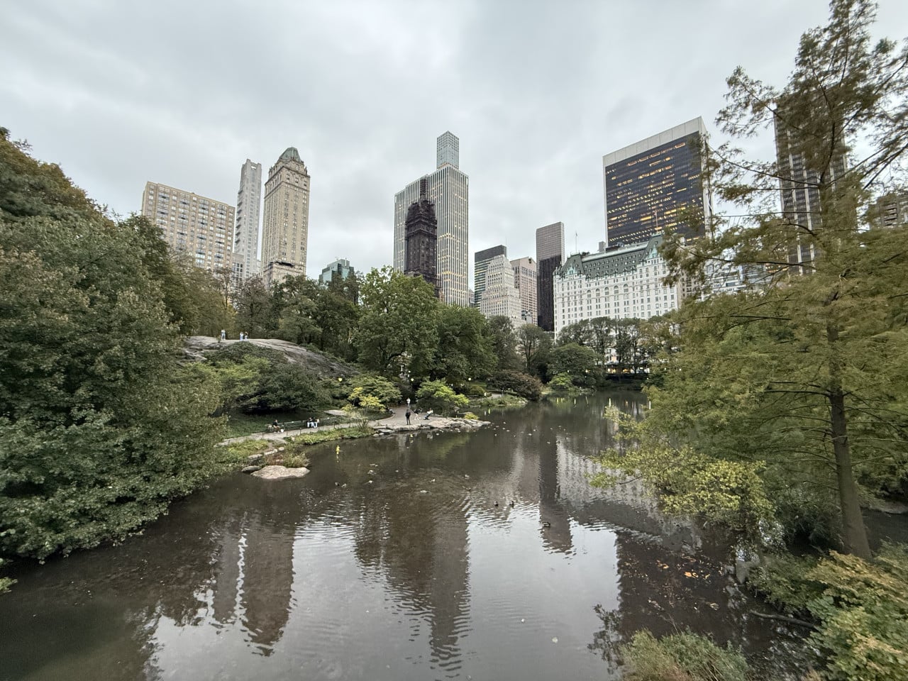 Poslední den v New Yorku: kočárem Central Parkem, obří kufr Louis Vuitton a vaření u stolu v Benihaně