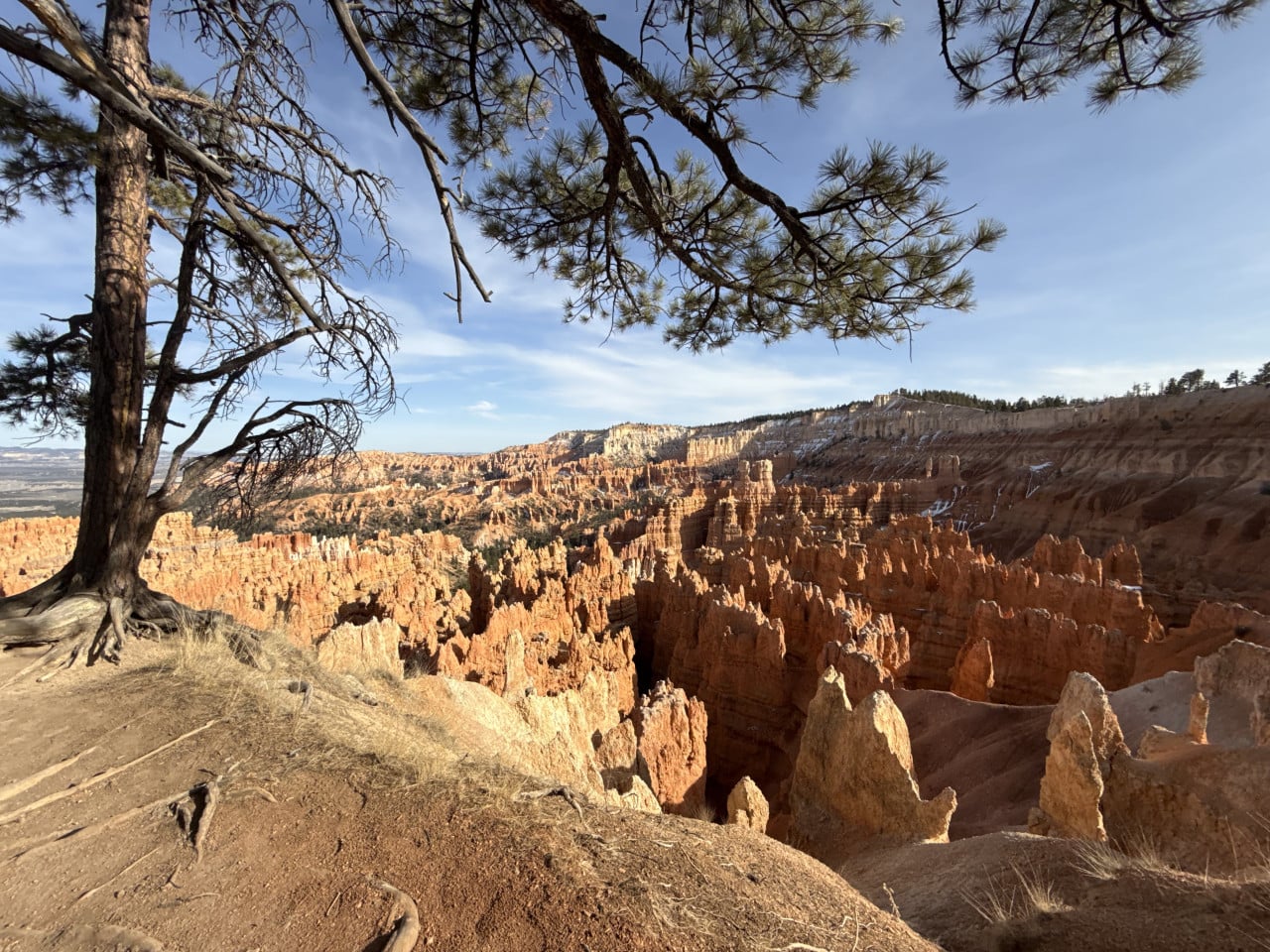 Bryce Canyon National Park: místo, kde příroda vytvořila tisíce kamenných věží – a kde ztratíte dech i čepici