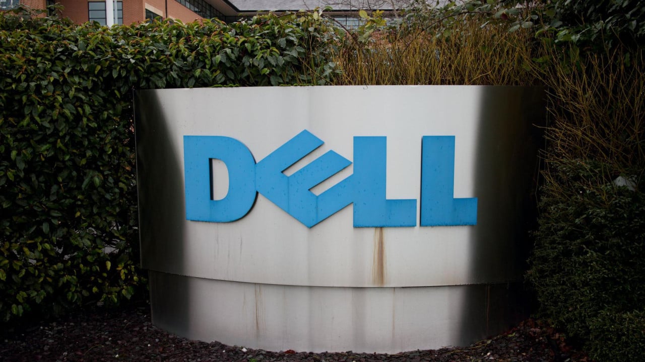 Dell těží z hladu po umělé inteligenci, jeho akcie za rok vyskočily o 250 procent