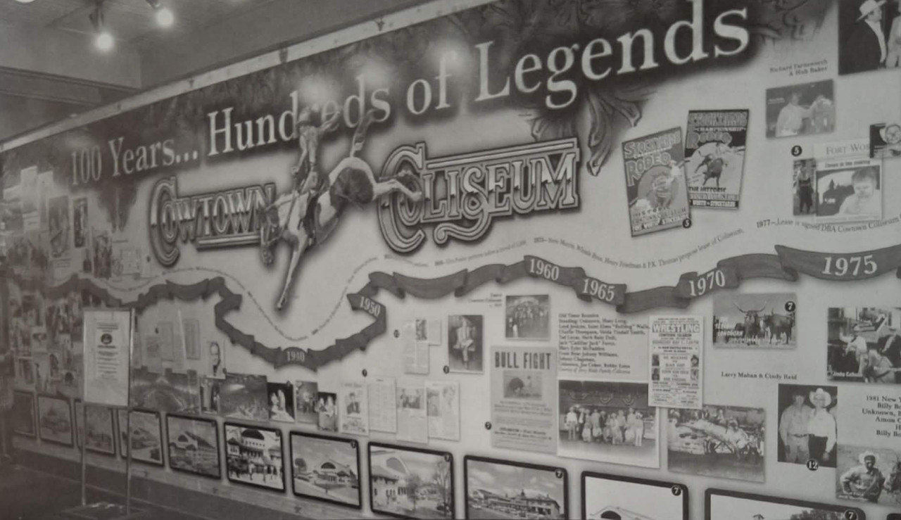 Historická cesta Cowtown Coliseum.