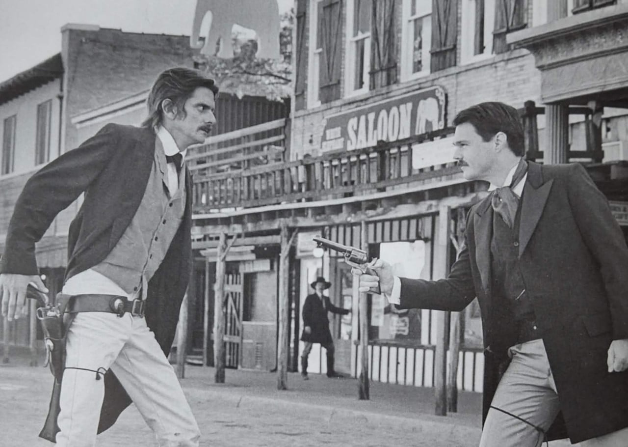 Inscenace přestřelky mezi  Courtrighttem a  Shortem.