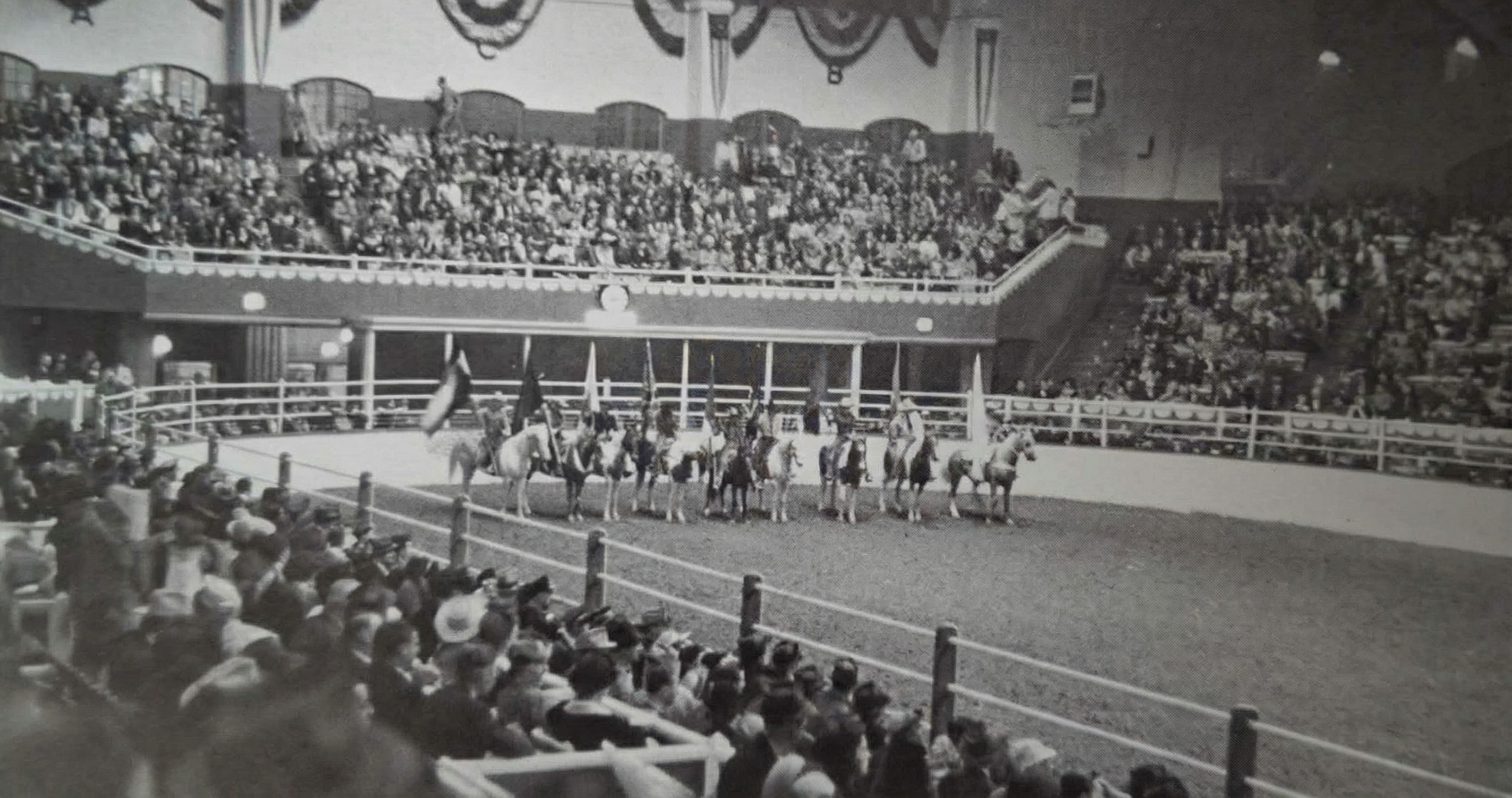 Ceremonie Posting the Colors