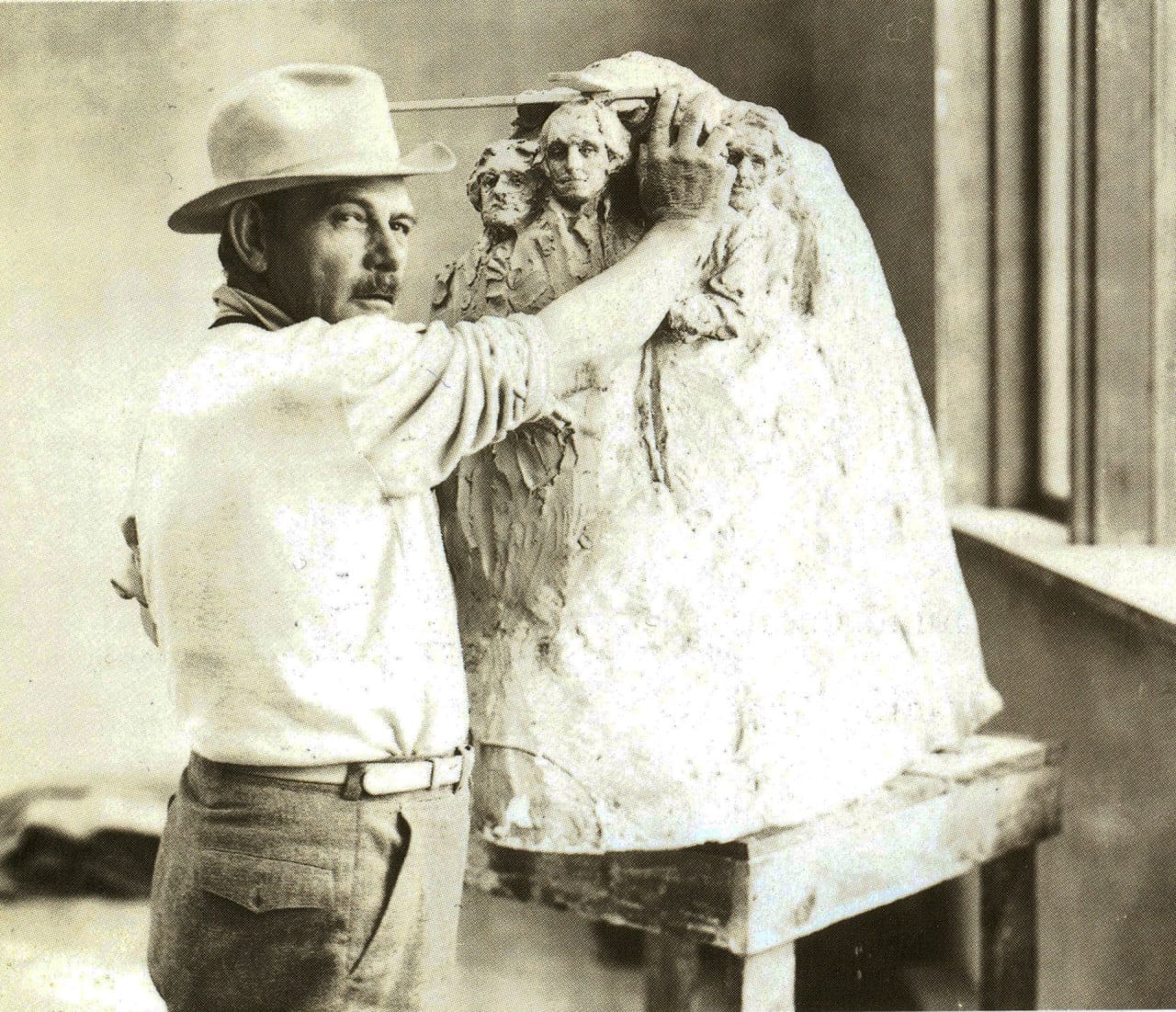 Když sochař Gutzon Borglum s českými kořeny přijel do Fort Worth