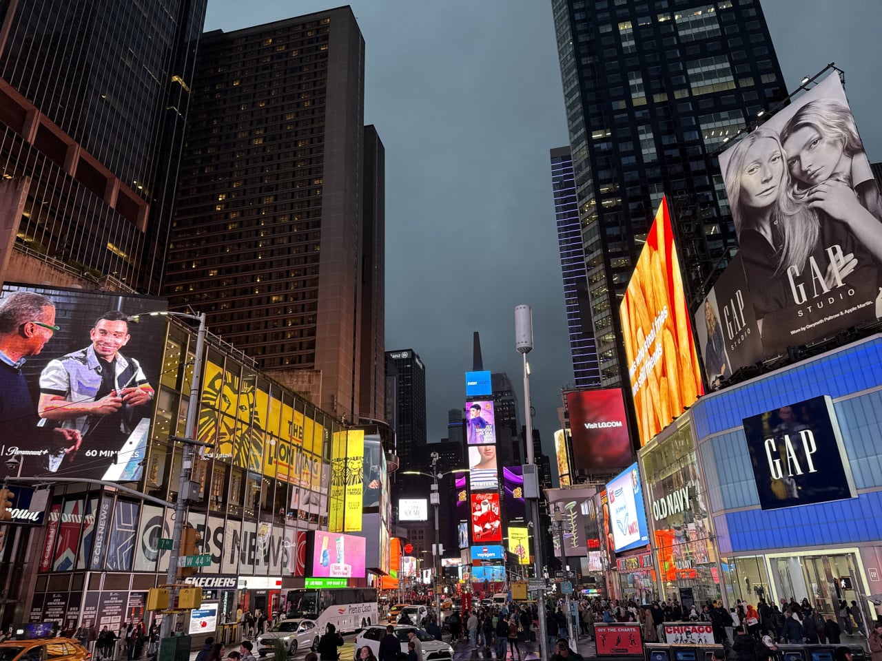 První den v New Yorku: přistání na Manhattanu, hotel s výhledem na Central Park a večer na Times Square