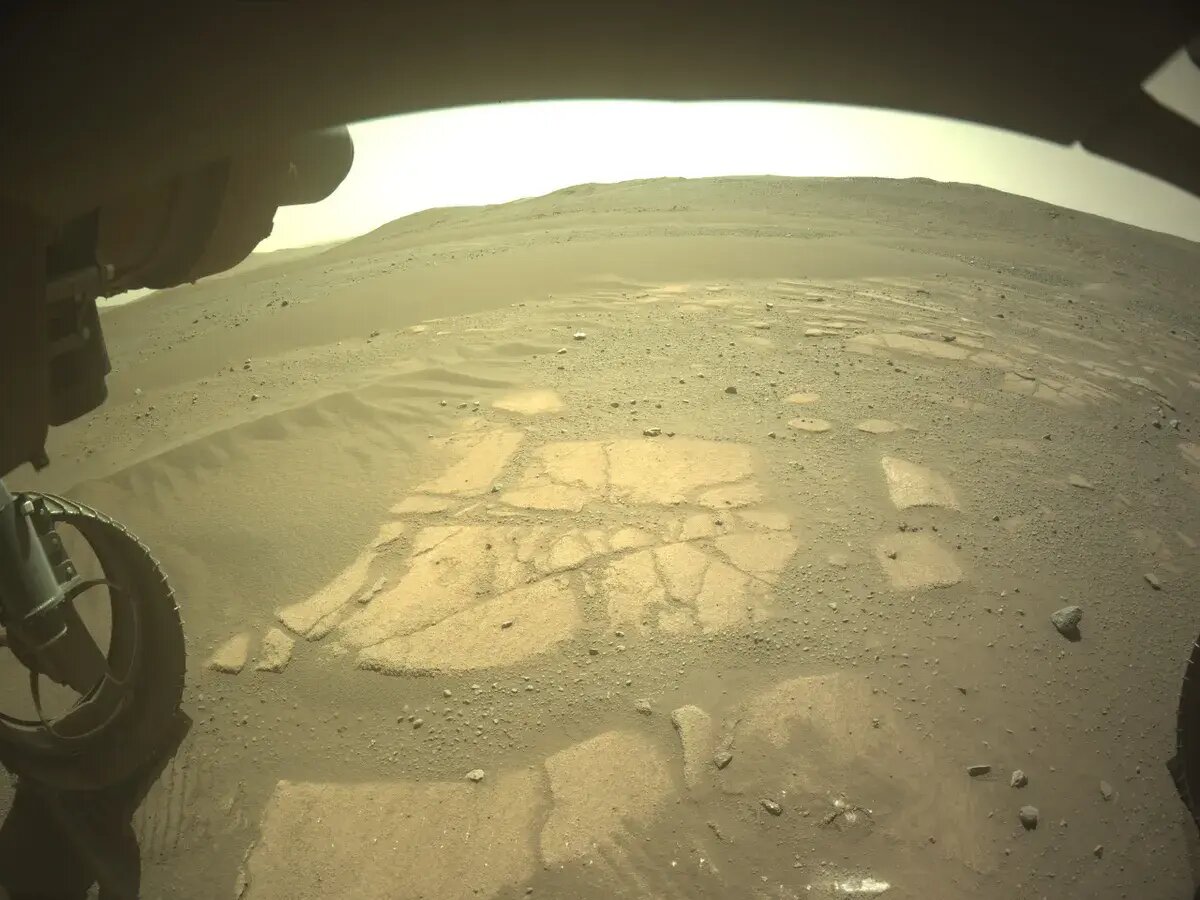 Poprvé v historii řídilo AI vesmírné vozítko Perseverance na Marsu, společně ujeli stovky metrů