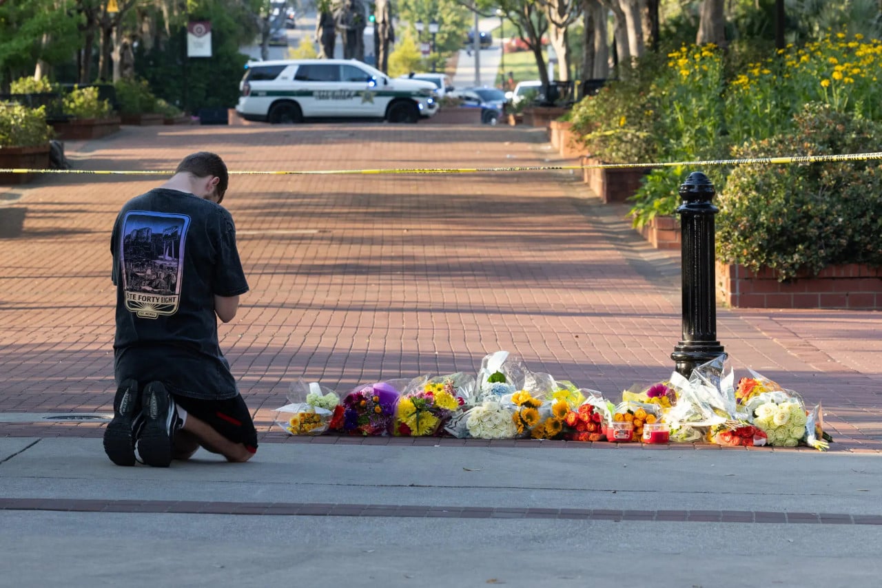 V dubnu loňského roku zemřeli dva dospělí a šest dalších lidí bylo zraněno při střelbě poblíž studentské unie na Floridské státní univerzitě.