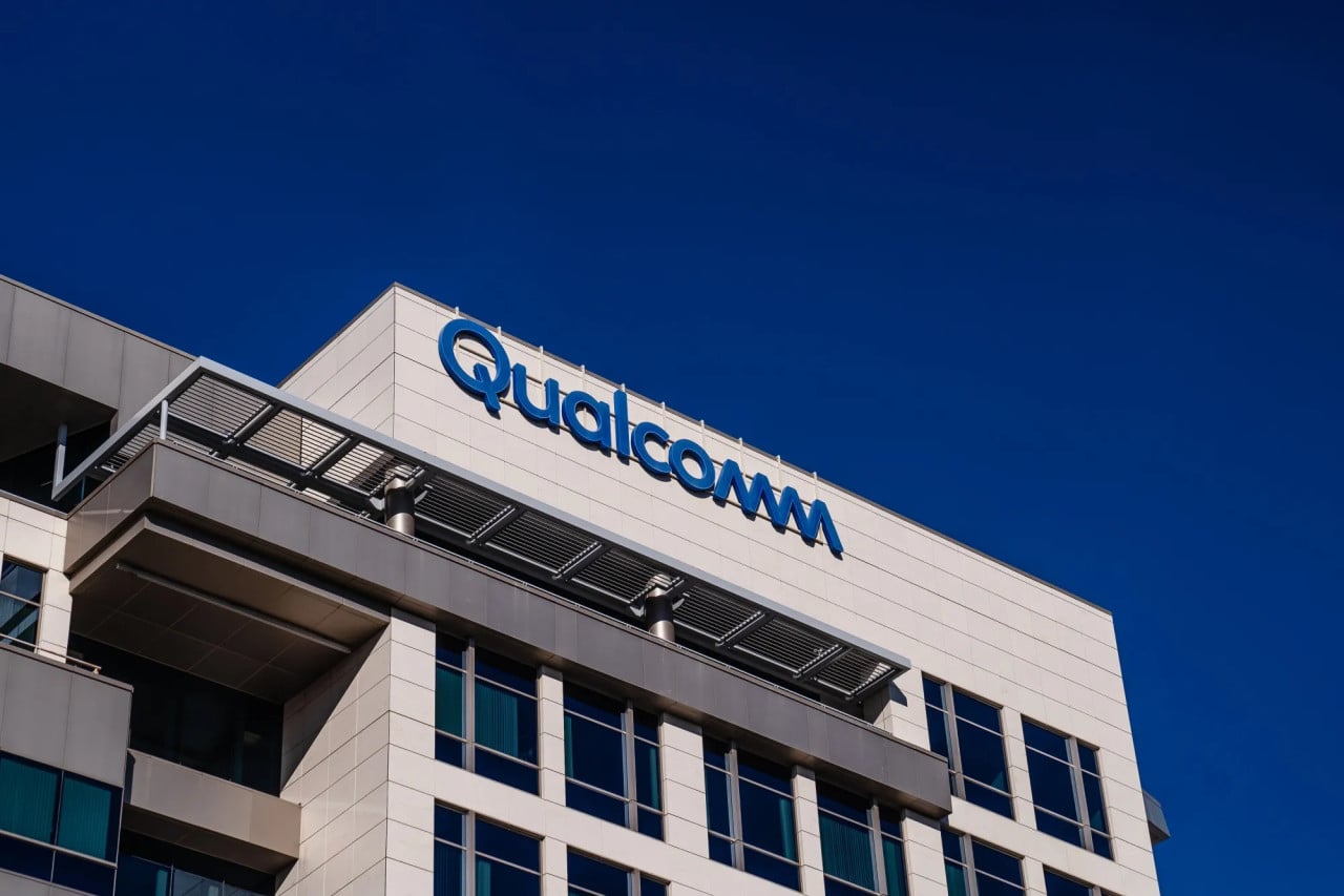 Qualcomm chce za 10 miliard dolarů koupit Tenstorrent, aby dostal čipy do datacenter