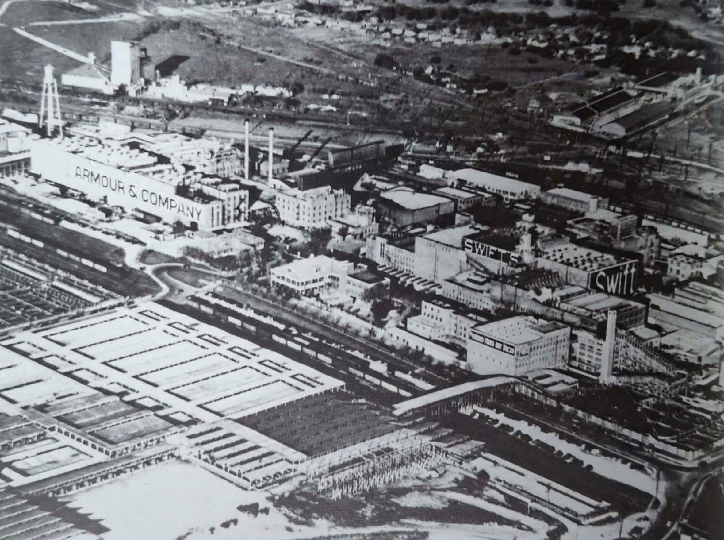 Letecký snímek jatek z 30. let 20. století.