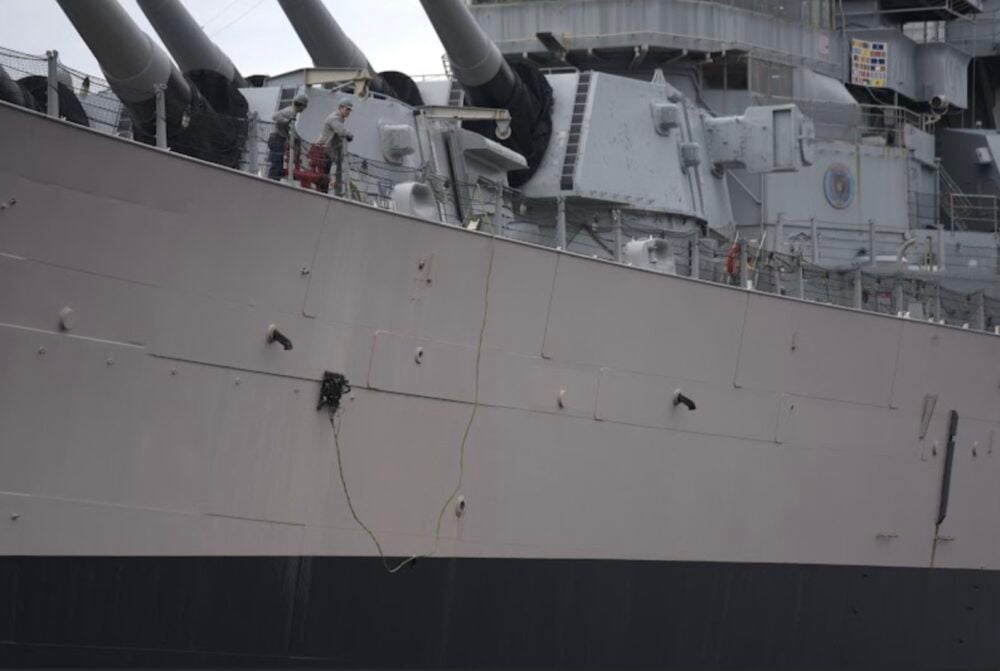 Zkouška robota Gecko na vyřazené bitevní lodi před třemi lety.