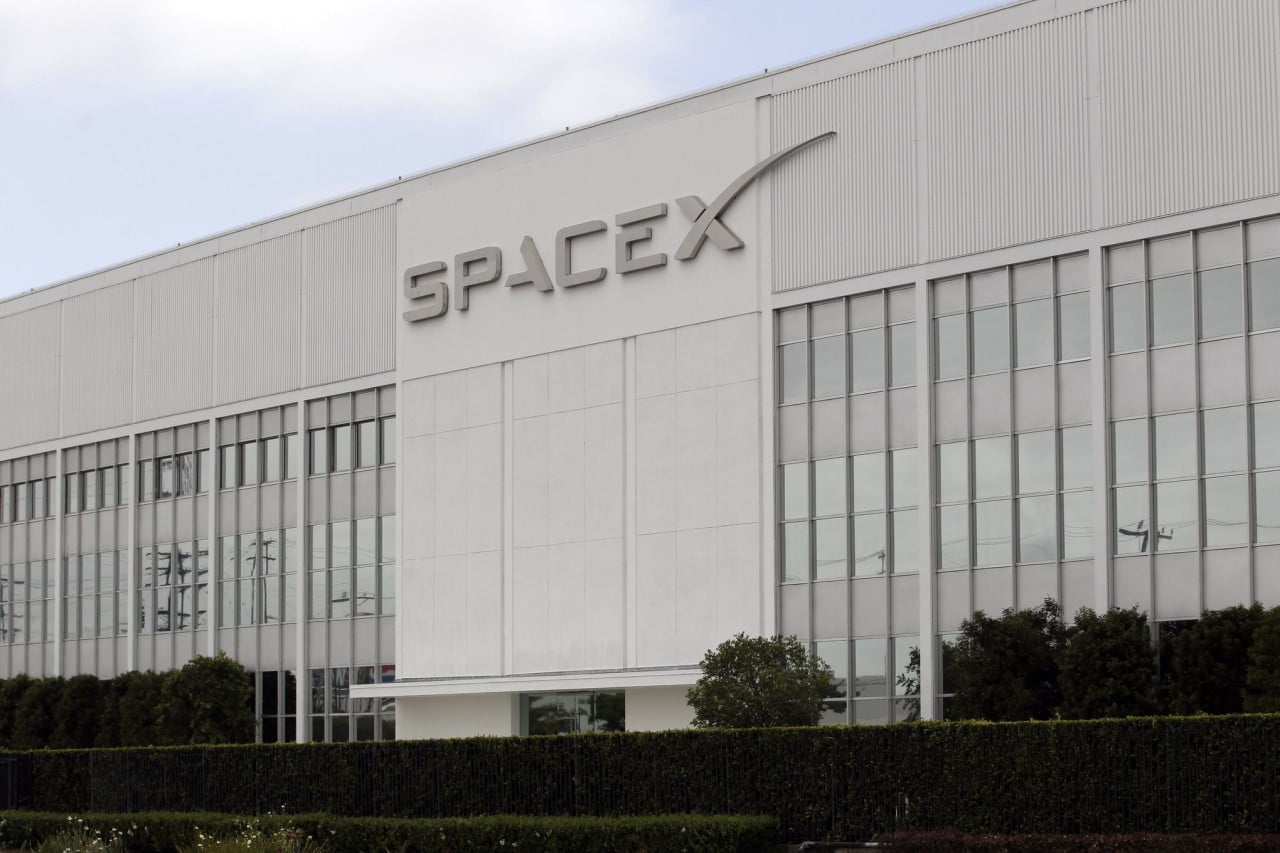 Po spojení xAI a SpaceX odešlo z firmy přes 50 vědců a inženýrů