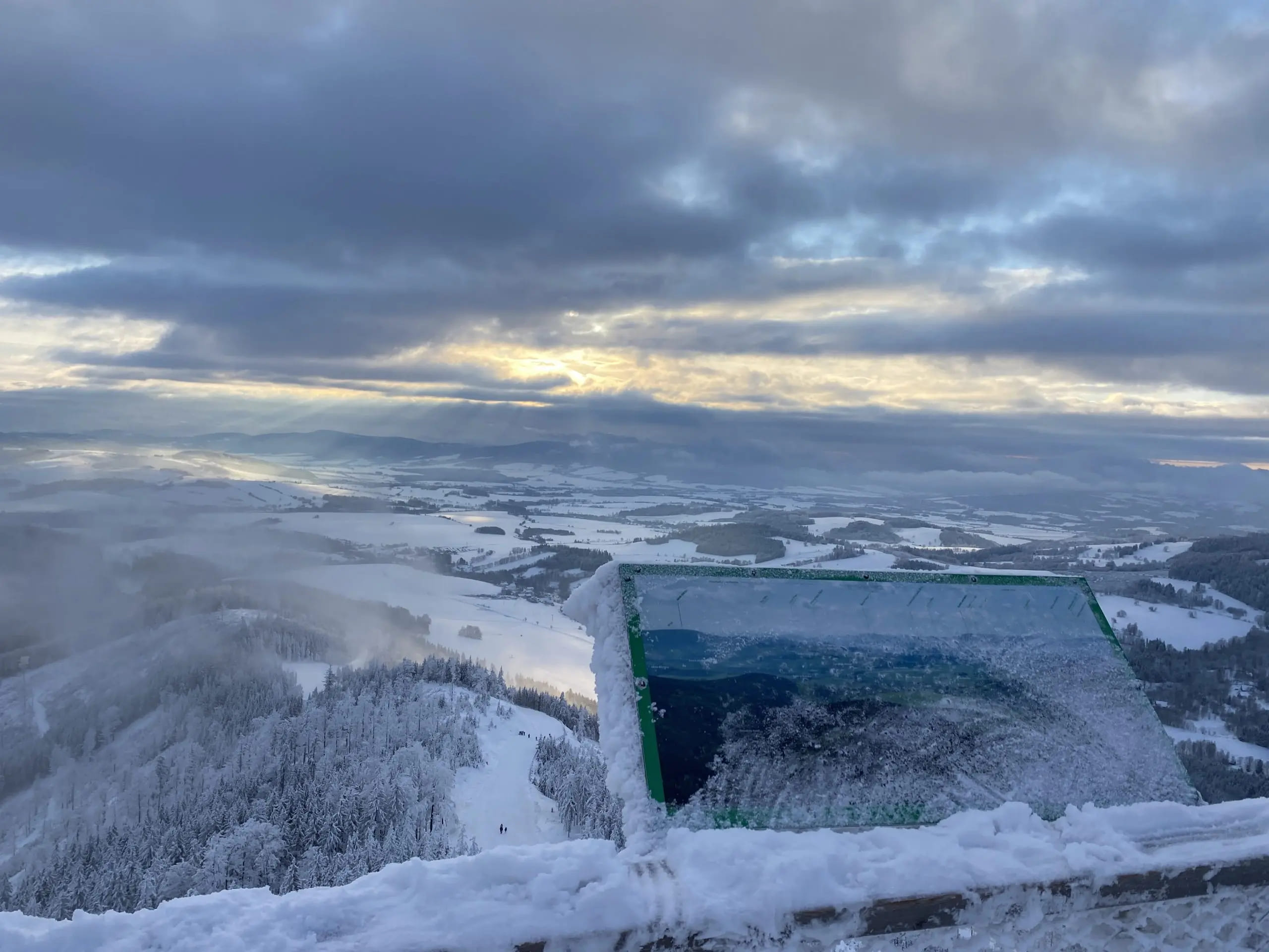 stezka-v-oblacich-nadherny-vyhled2-scaled