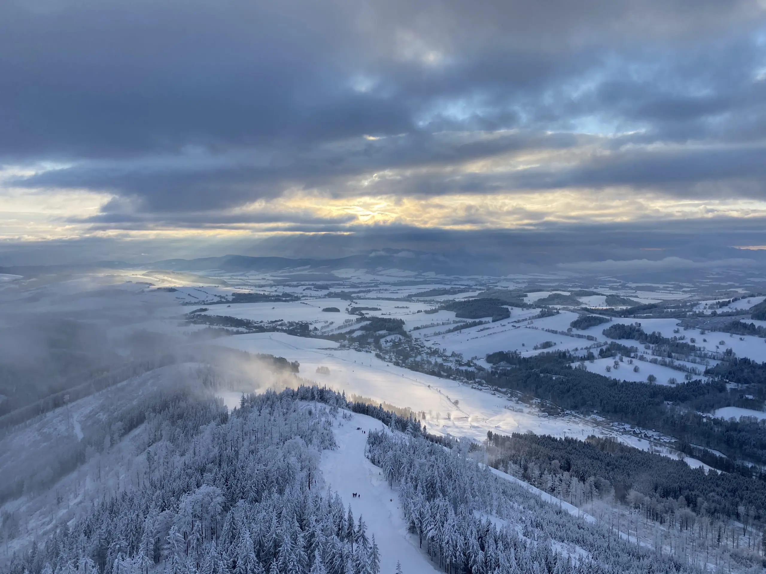 stezka-v-oblacich-nadherny-vyhled3-scaled