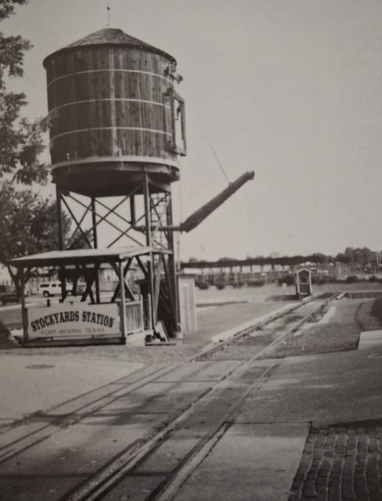 Nádrž na vodu pro doplnění lokomotivy.