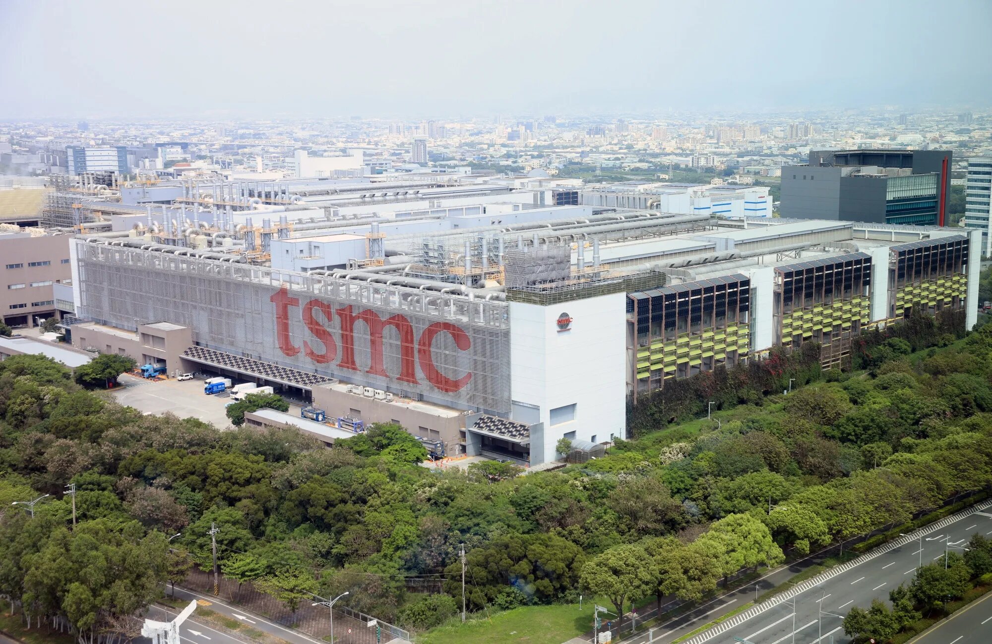 Rekordní investice TSMC do výroby AI čipů