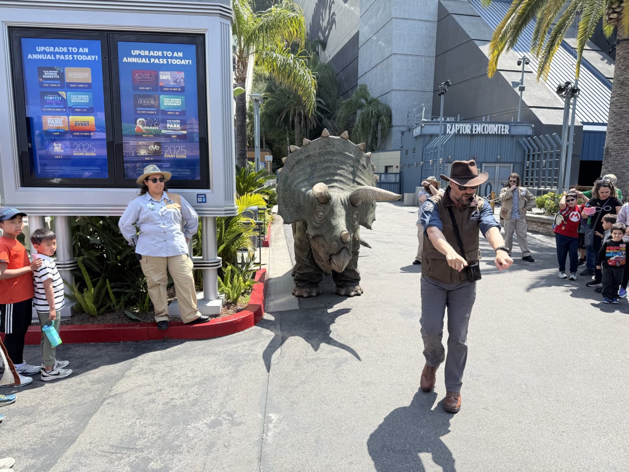 Animatronický triceratops na show Raptor Encounter v Universal Studios Hollywood.