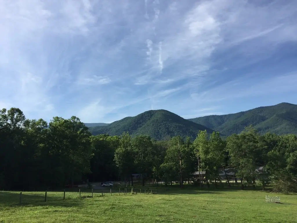 Cades Cove a stanování v horách Smoky Mountains, Tennessee