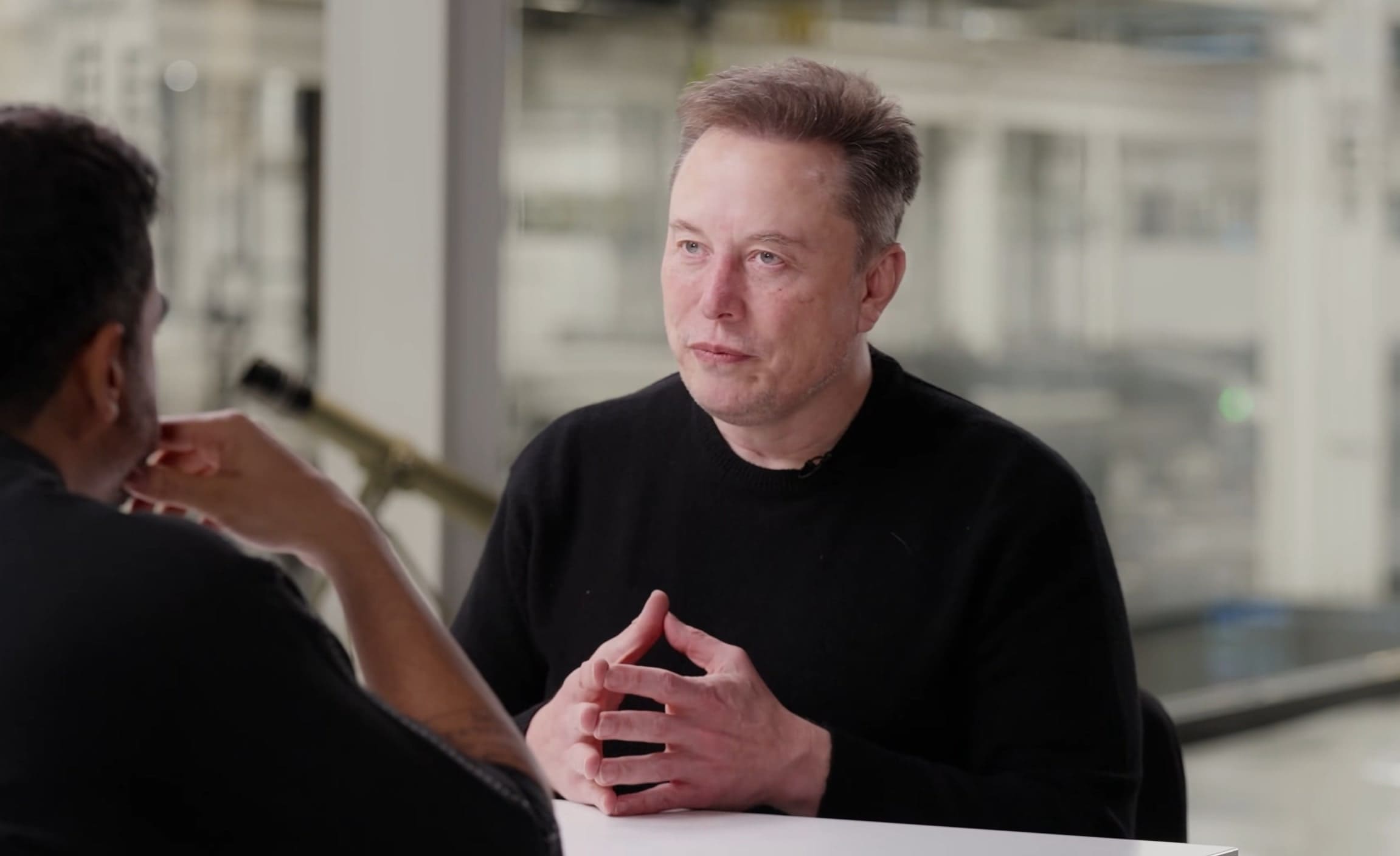 Elon Musk slibuje: AI a roboti vyřeší americký dluh za tři roky!