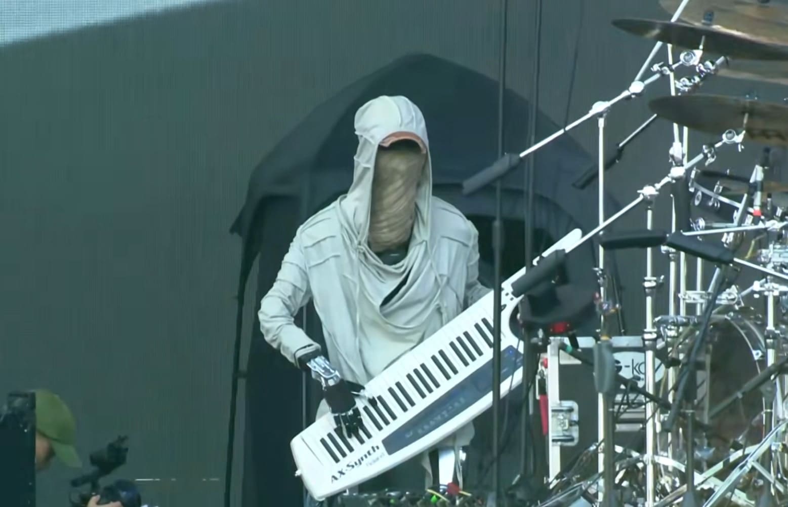 Robot Adam jako rocková hvězda na čínském festivalu