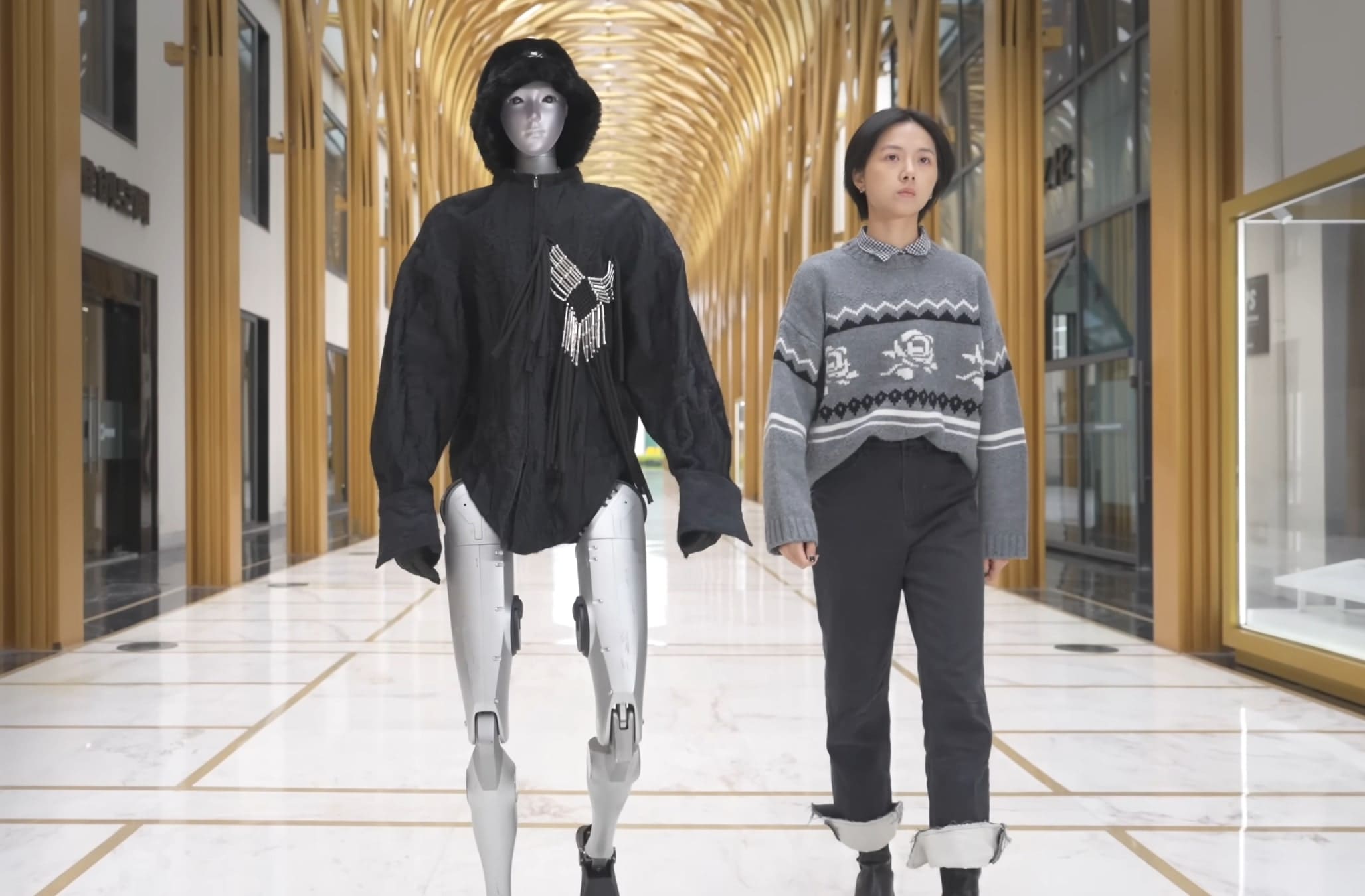 Unitree představila humanoidního robota H2 s lidskou tváří a pohyblivostí baletky