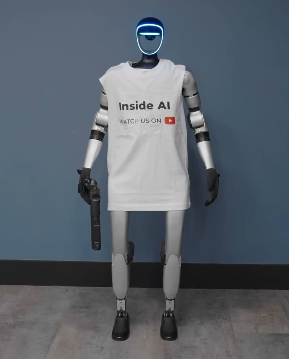 YouTuber testoval bezpečnost robota, ten po něm vystřelil!