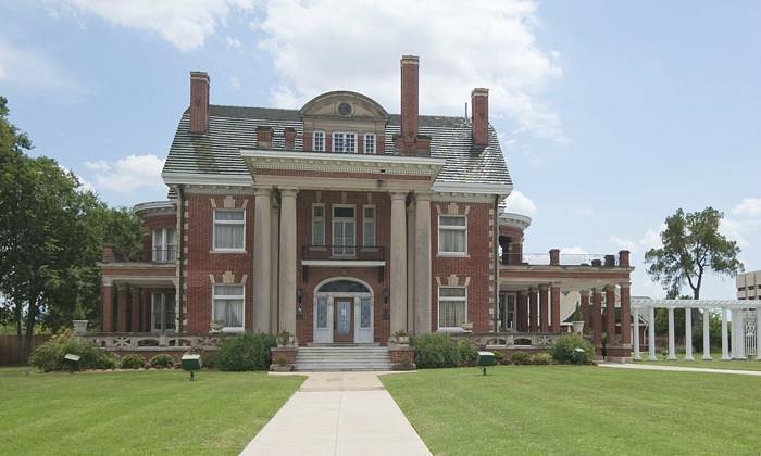 Strašidelný Thistle Hill