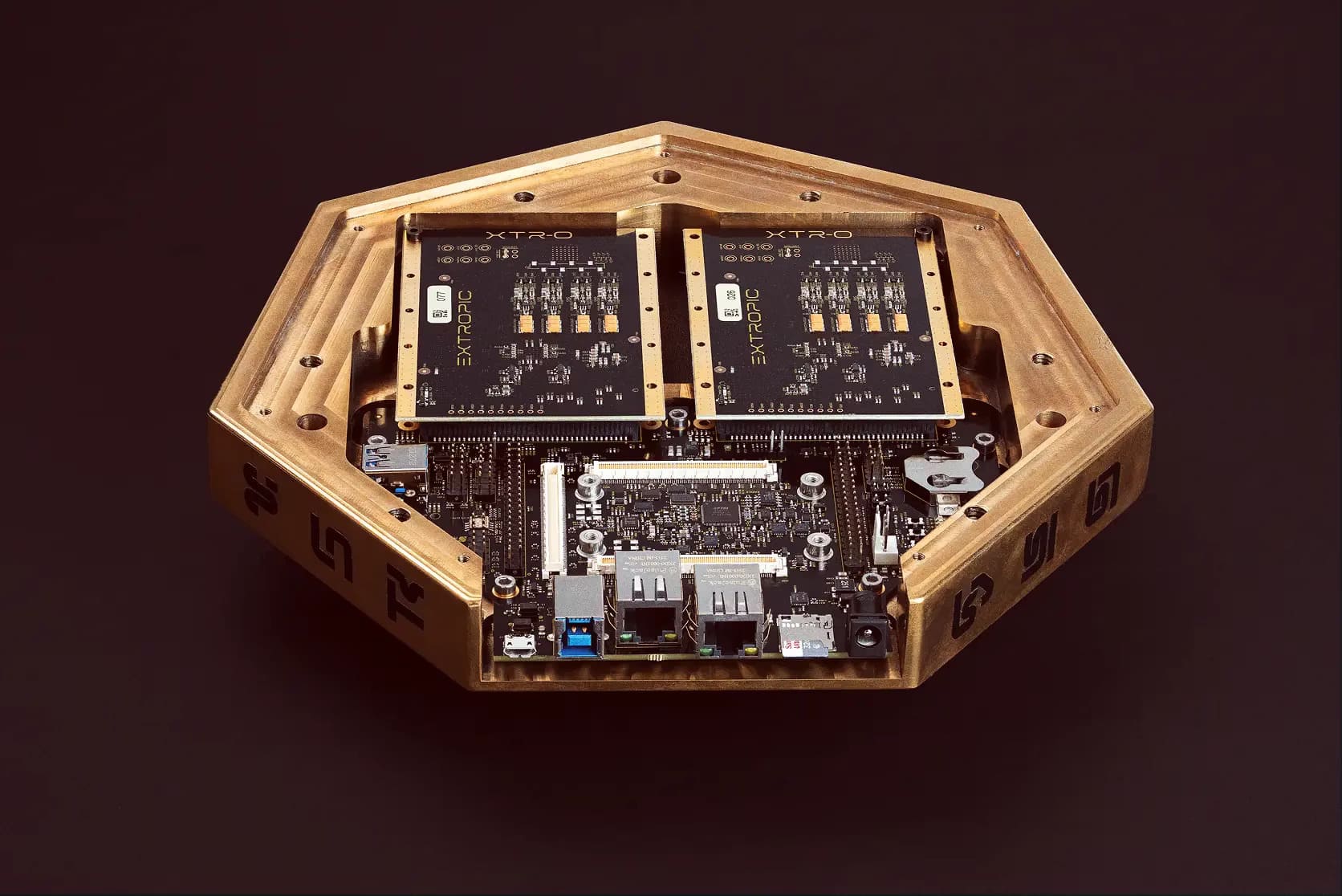 Nové AI čipy od Extropicu bojují s energetickou krizí v AI, až 10 000násobná úspora energie